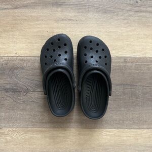 Black Crocs